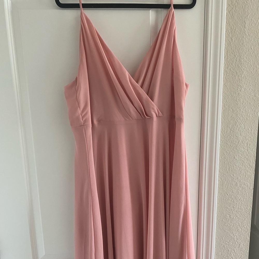 Beautiful Pink Chiffon like flowy formal dress
